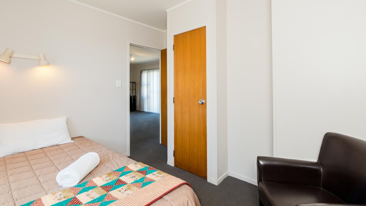Waitangi Beach Units Екстериор снимка