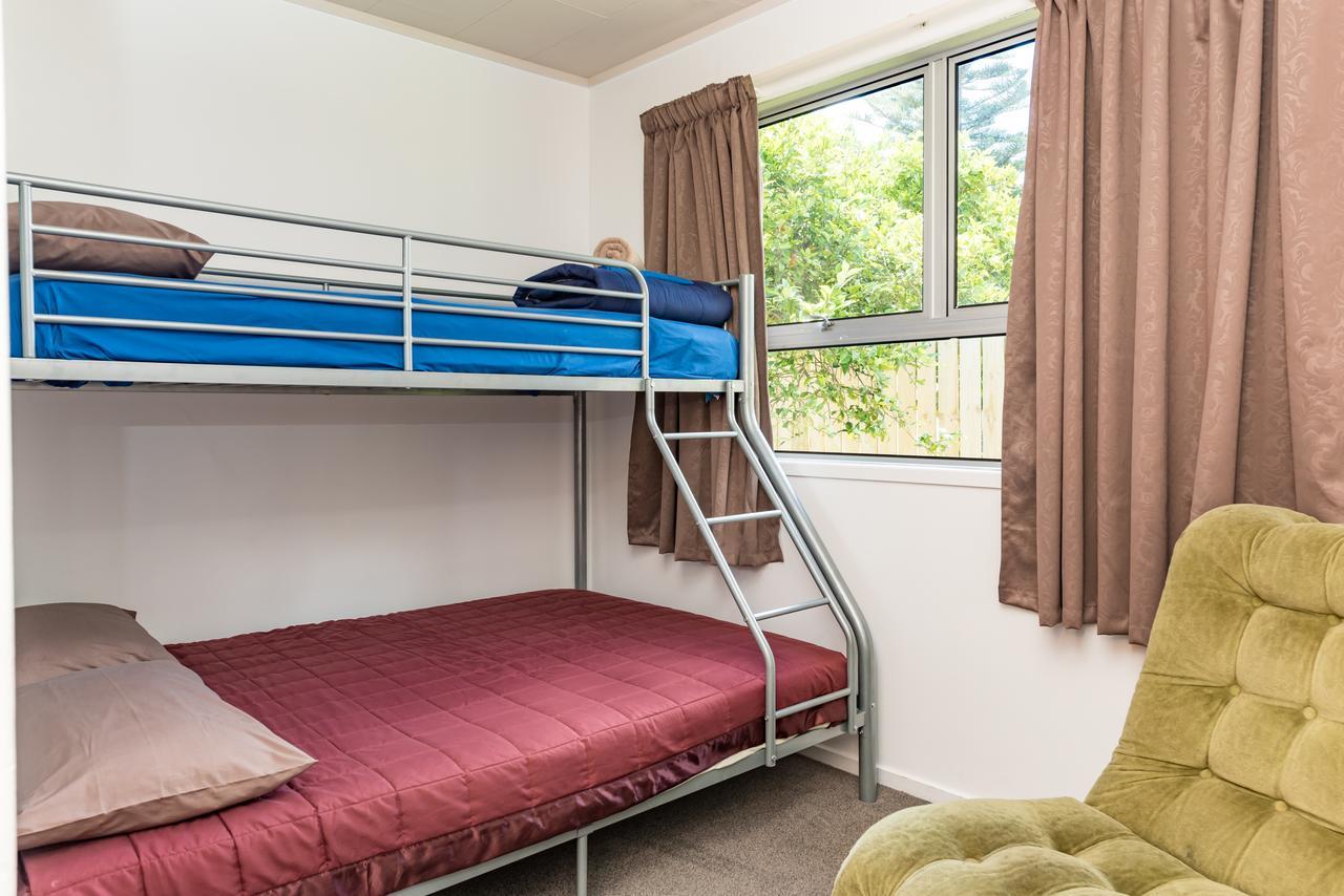Waitangi Beach Units Екстериор снимка